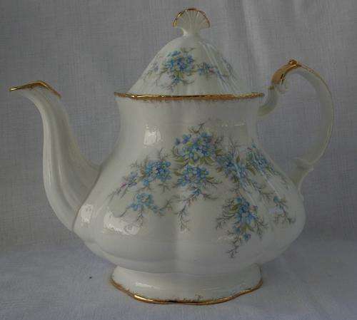 Paragon 'Remember Me' Teapot. (In mint condition)