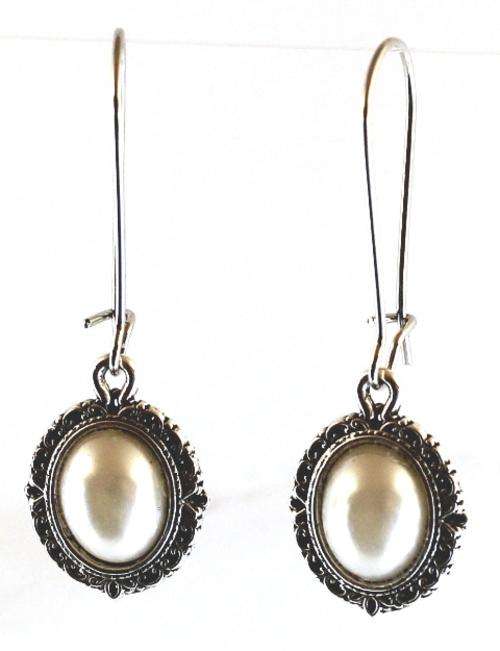 PEARL PENDANT EARRINGS