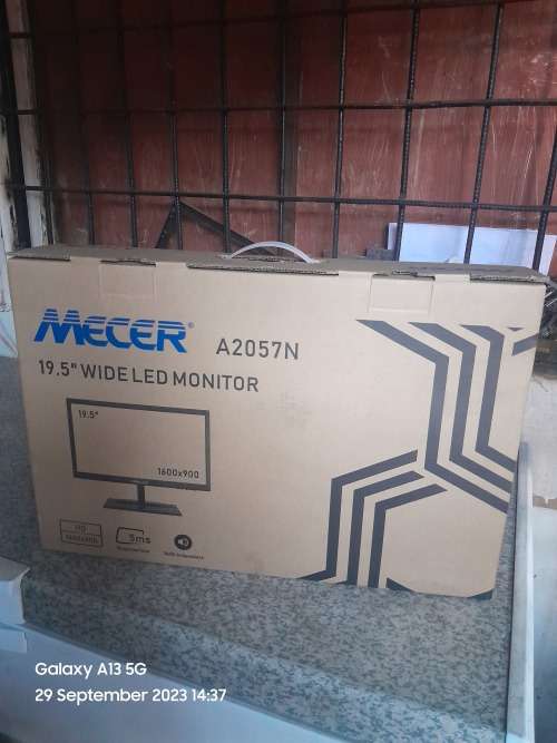 MECER A2057N 1600 X 900 LED WIDE MONITOR  WITH BUILT-IN SPEAKERS