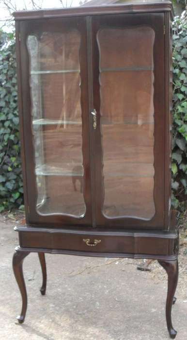 EXCELLENT QUEEN ANNE IMBUIA DISPLAY CABINET.