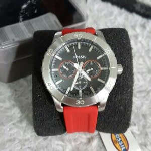 ***FOSSIL*** Brand new stunning looking men watch !!