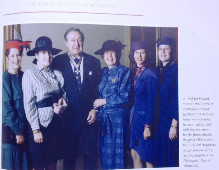 Larger then Life - A biography of Jan Bull Pickard - Paul Dobson and Amanda Botha - Hardcover