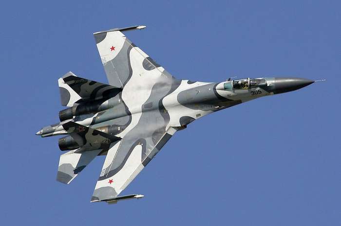 Sluban Sukhoi Su-27 Russian Fighter Jet 2 in 1 - 1040 Pieces (unboxed)