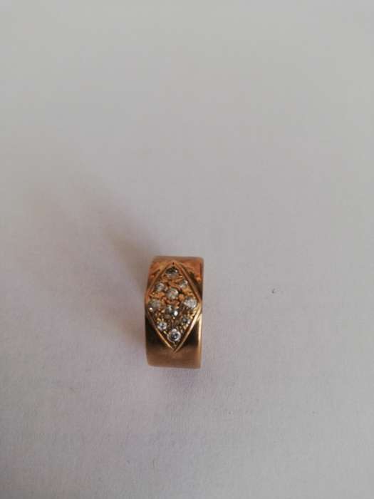 ** SOLID 9CT GOLD RING ** 5.70 GRAMS ** CLEARLY MARKED ** 10 STONES ** CRAZY R1 START !!!