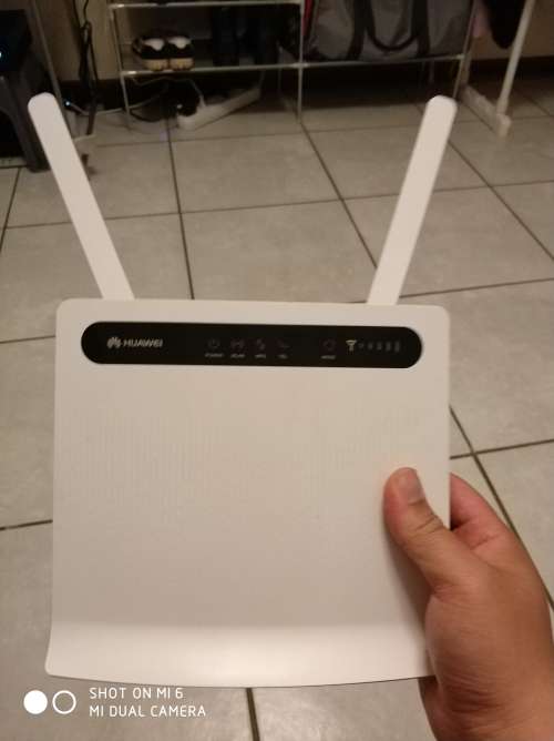 Huawei B593s-601 unlocked 4G LTE CPE Industrial WiFi Router (White)