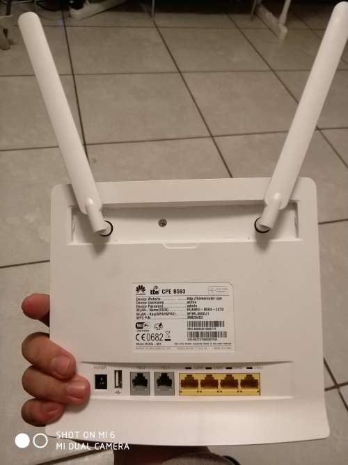 Huawei B593s-601 unlocked 4G LTE CPE Industrial WiFi Router (White)