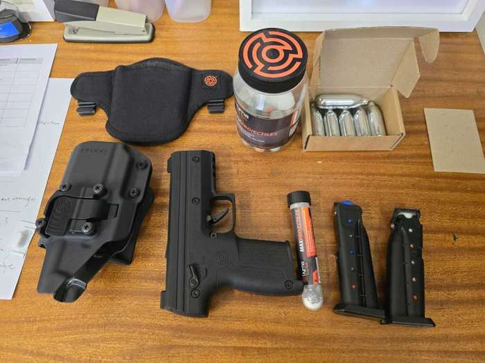The Byrna SD (Self-Defence) Hand Gun with two holsters and a lot of free Projectiles and gas