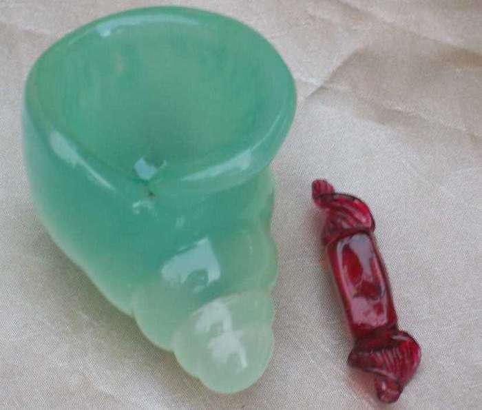 GLASS SHELL AND SWEET