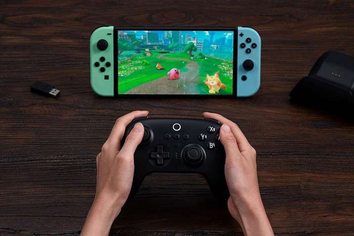 8BitDo Ultimate Bluetooth & 2.4g Controller with Charging Dock for Switch and Windows - Black