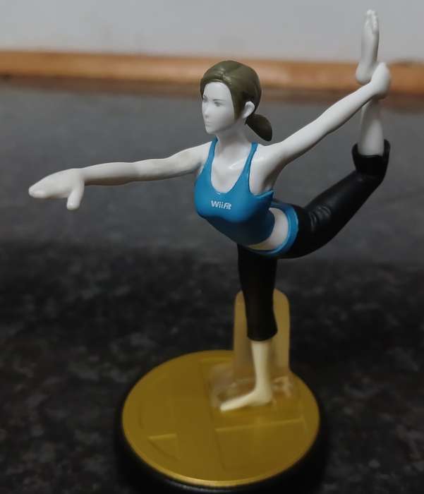 Loose Wii Fit Trainer Smash Amiibo