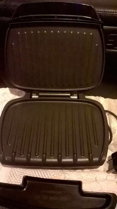 GEORGE FOREMAN GRILL WITH DRIP TRAY
