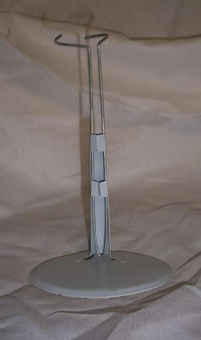 Doll stand small