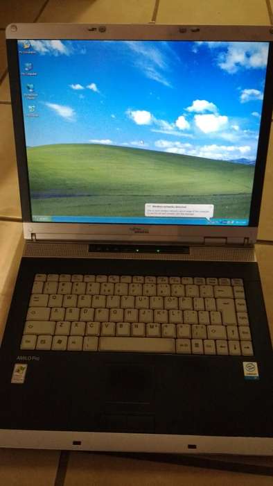 Fujitsu Siemens Amilo Pro V2030 laptop