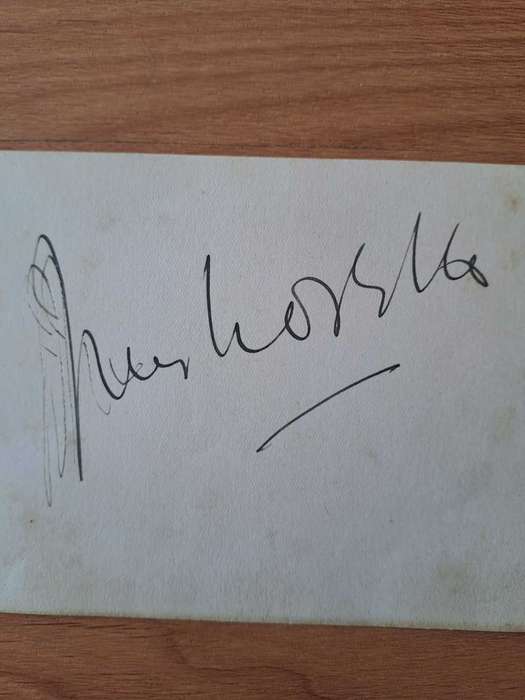 Ivor Novello original autograph(famous Welsh actor,singer,playwright)