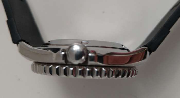 CITIZEN AUTOMATIC SUBMARINER DIVER 200M  NY2300-09L