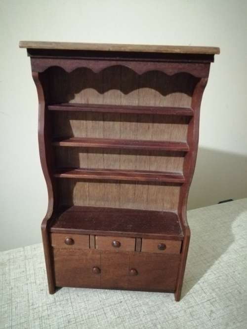 Stunning little display cabinet