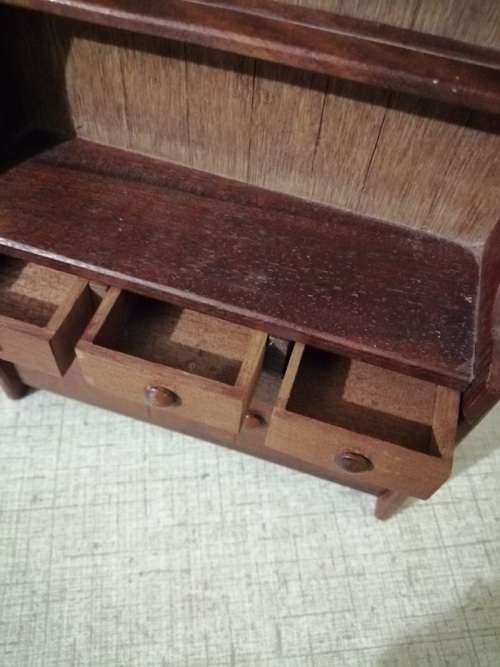Stunning little display cabinet
