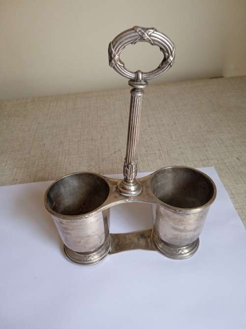 Pretty silver plated condiment holder