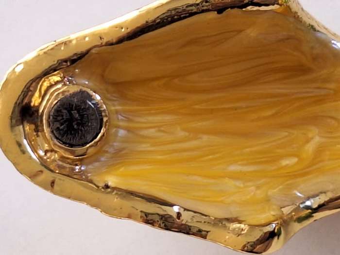 Absolutely stunning trinket holder, enamel, gold tone and diamante