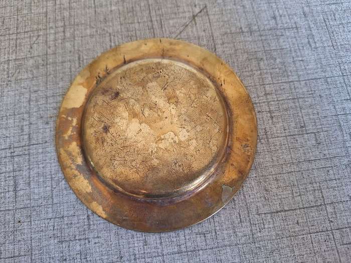 Stunning small brass wall plate 10cm diameter