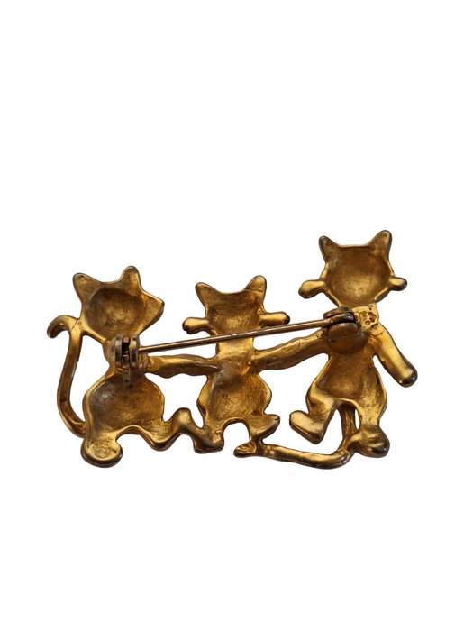 Very cute cat brooch