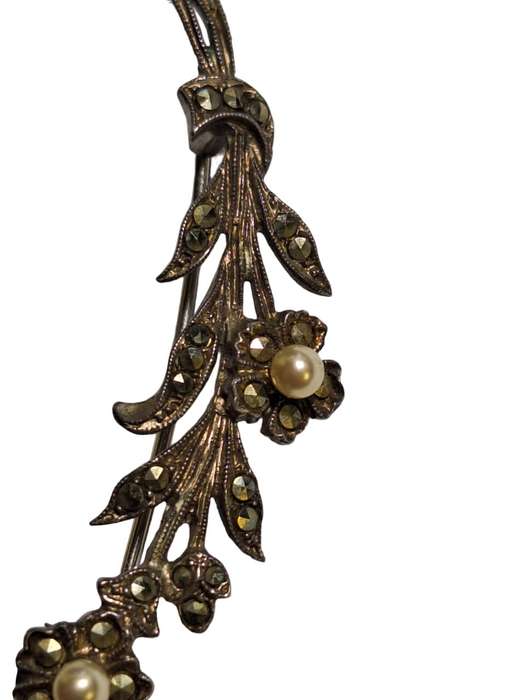 Lovely marcasite brooch