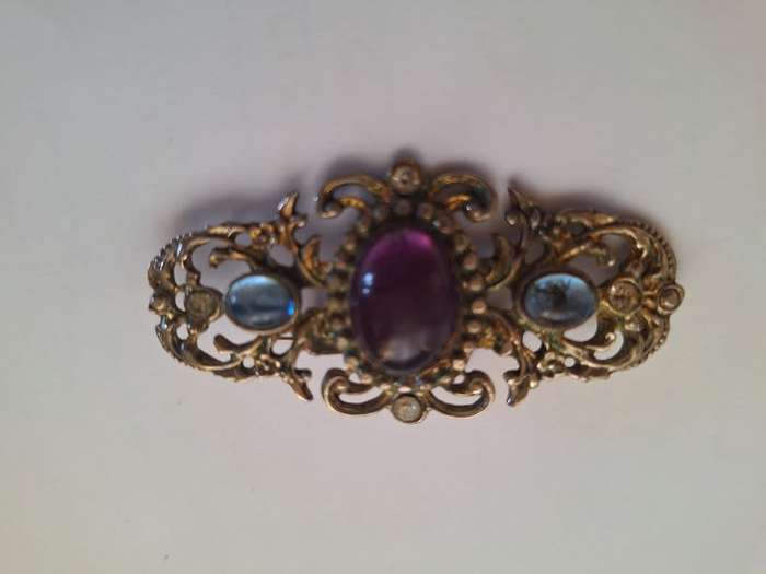 Stunning brooch