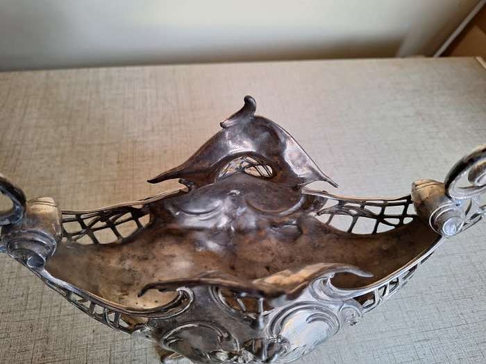 Stunning Vintage/antique silver plated art neveau center piece