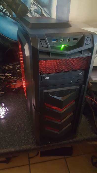 Massive Gaming PC, i5 4590, 8GB Memory, AMD Dual Crossfire GFX Cards! Like NEW! FREE COURIER