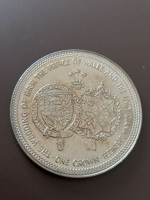 ISLE OF MAN WEDDING OF PRINCE CHARLES AND LADY DIANA 1 CROWN.