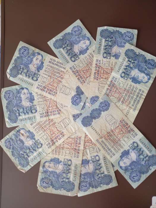 10 X WELL CIRCULATED RSA R2 NOTES. ONE BID FOR ALL