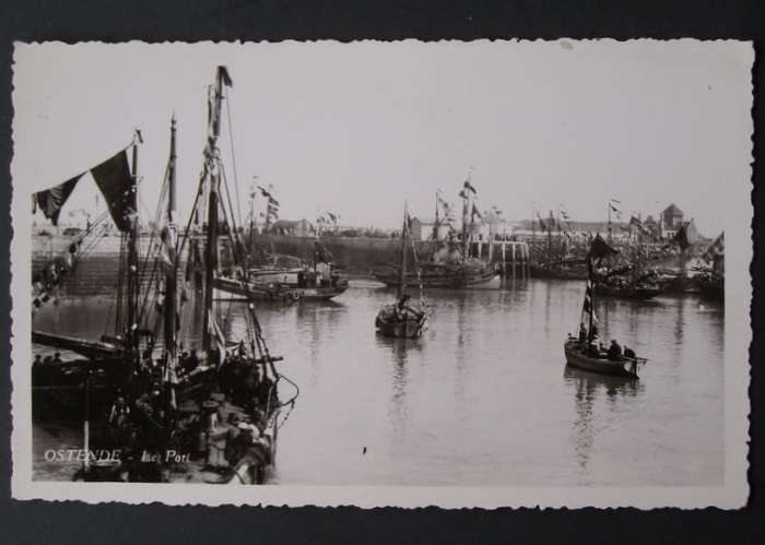 Vintage Belgian POSTCARD - The Port at Ostende