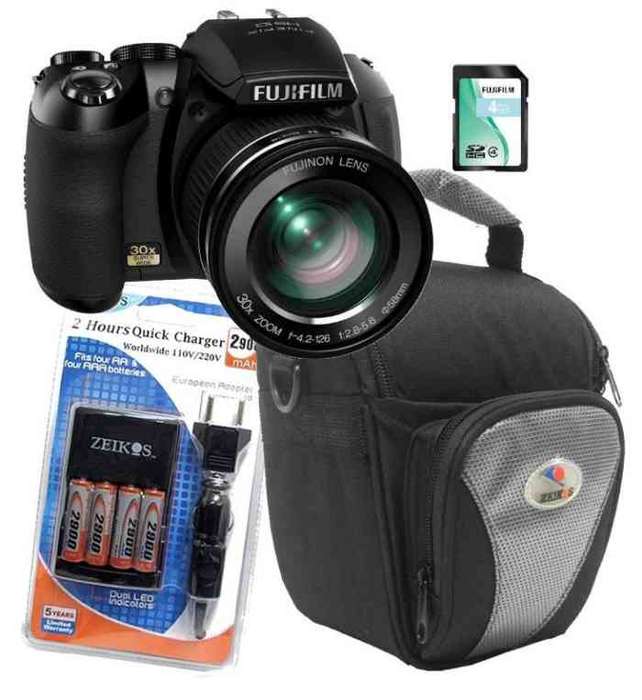Fujifilm FinePix HS20 16 MP with 30x Optical Zoom 3-Inch LCD 4Gb SDHC plus Bag