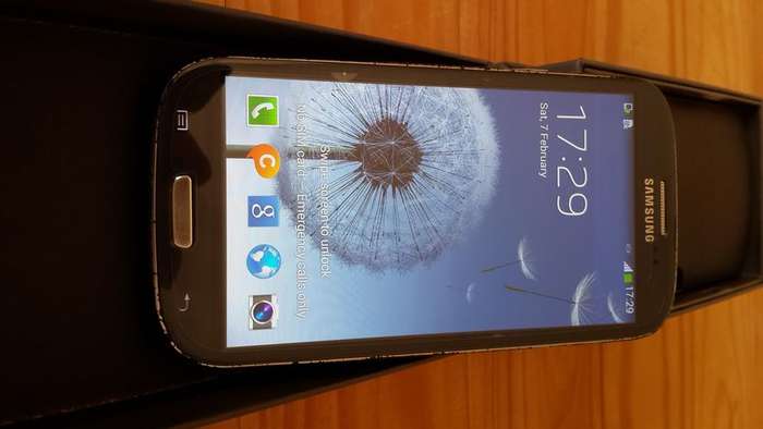 Samsung S3 - no charger included