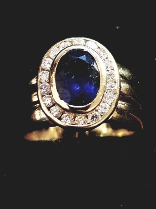 Genuine Natural Sapphire and Diamond 18 ct yellow gold ring