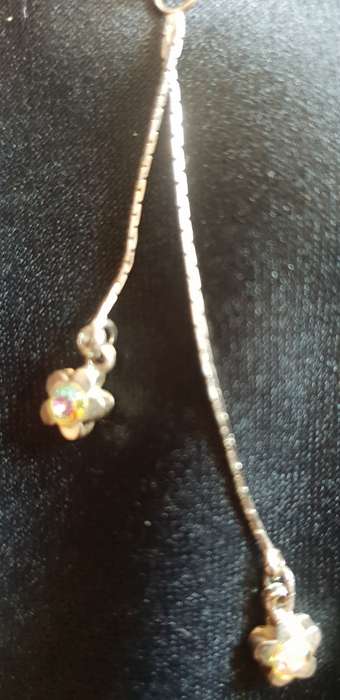 Cute dainty flat style silver necklace with diamante pendant