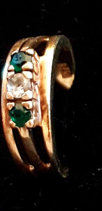 9ct yellow gold and synthetic emerald and C.Z ring