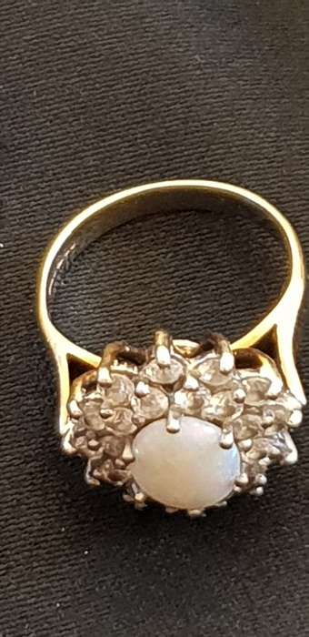 9ct gold hallmarked-Birmingham mother of pearl ring