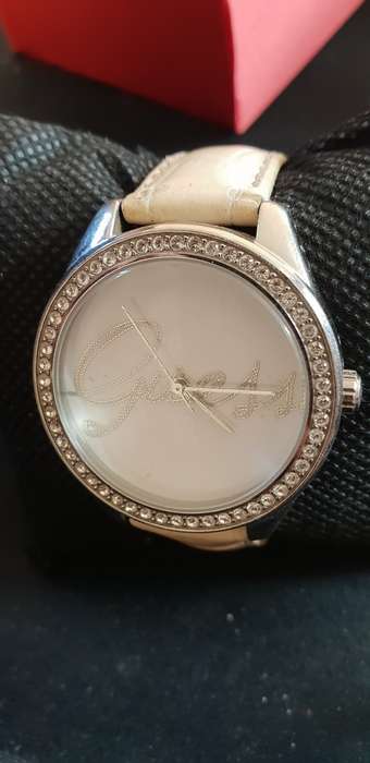 Guess ladies glitter white watch with cow hide leather white strap
