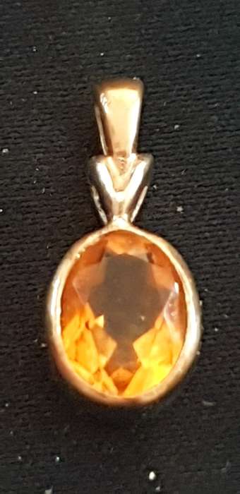 Beautiful 9ct gold and large Citrine pendant