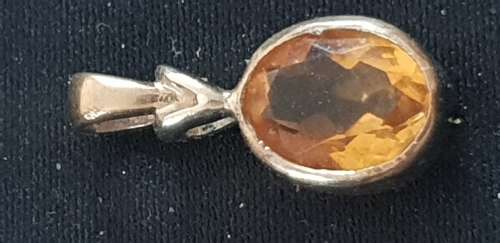 Beautiful 9ct gold and large Citrine pendant
