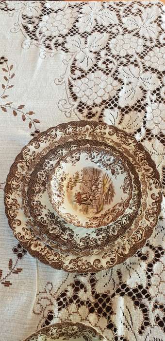 Highly Collectable Johnson Brothers Brown -coaching scene 89pc Dinner service in very good condition