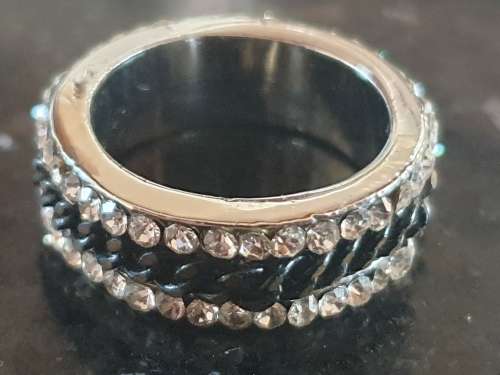 Ring White and Black Crystals