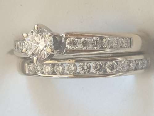 Stunning 18ct white gold and Diamond Wedding set