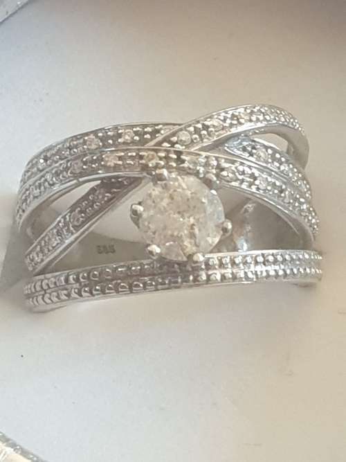 14ct white gold ring with a 0.75 carat Diamond