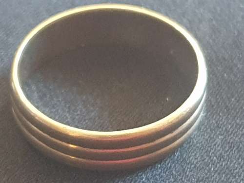 9ct genuine yellow gold broad band ring (3 band style)