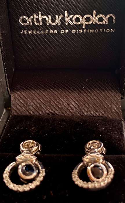 Earring set 9ct white gold, Sapphires and diamonds