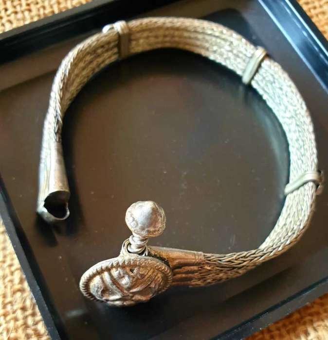 Unique Rajasthani Indian Silver tone handmade snake-chain  bracelet with screw fastener