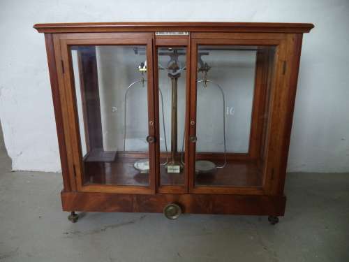 ANTIQUE APOTHECARY SCALE AND WEIGHTS - F E Becker & Co