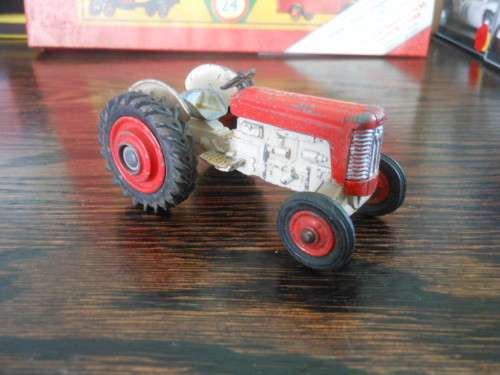 CORGI --TRACTOR